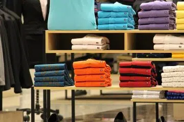 Comment bien équiper un point de vente commercial ?