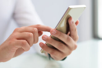 Le paiement par SMS sécurisé : une solution innovante pour soutenir vos causes préférées