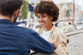 Rencontres en Normandie : conseils pratiques pour les célibataires